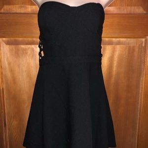 Strapless Dress Size: M Brand: Forever 21